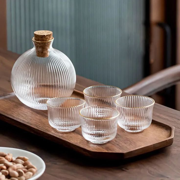 Ribbed sake drinking set